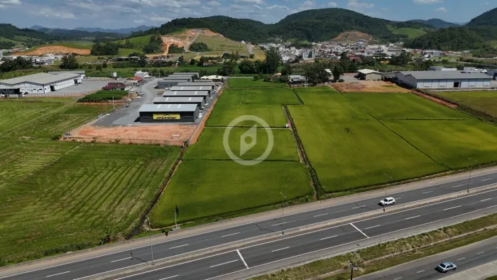 Terreno à venda no bairro Escolinha - Guaramirim/SC