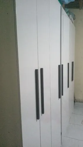 Guarda roupas usado em estado novo