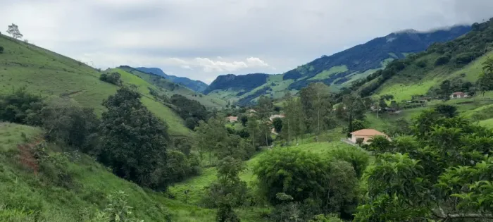 Incrível chácara de 24.000m2 com excelente localização em Delfim Moreira MG