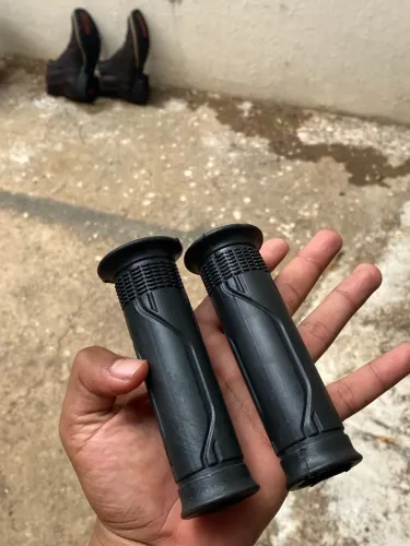 Manopla Vazada Para Usar peso de Guidao Cargo/PCX/160