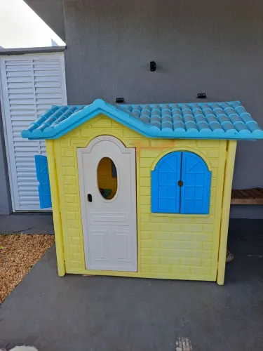 Vendo casinha infantil 