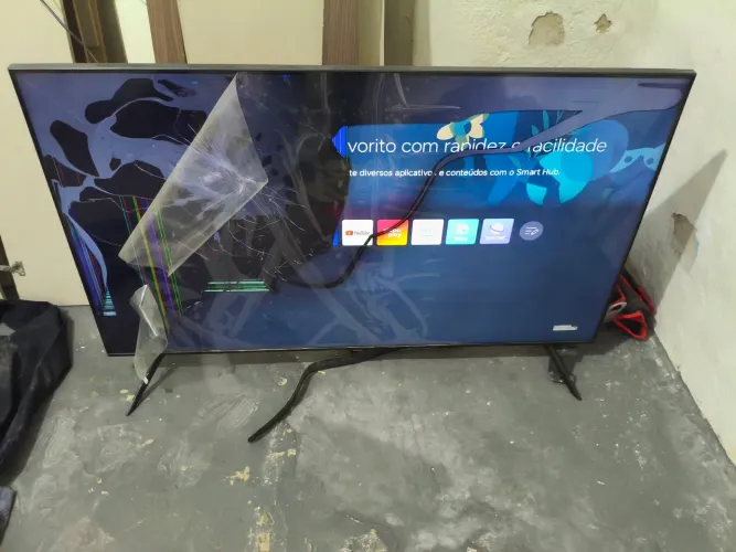 Tv Samsung retirada de peça