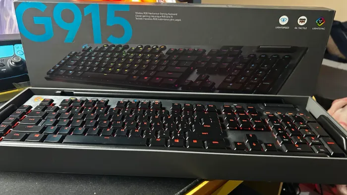 Teclado Logitech G915