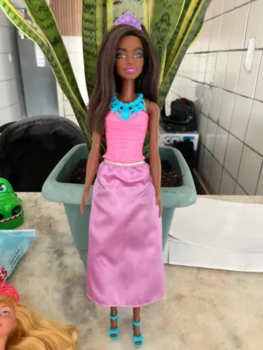 Barbie mattel novíssima com todos acessórios dela