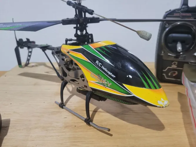 Helicoptero médio de conhecimento remoto 