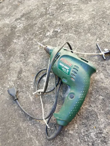 Furadeira Bosch modelo antigo