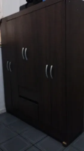 Guarda roupa médio