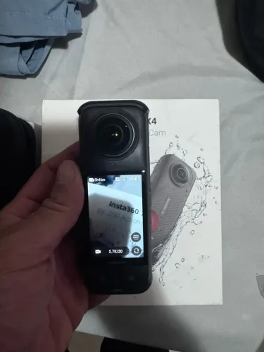Insta 360 x4