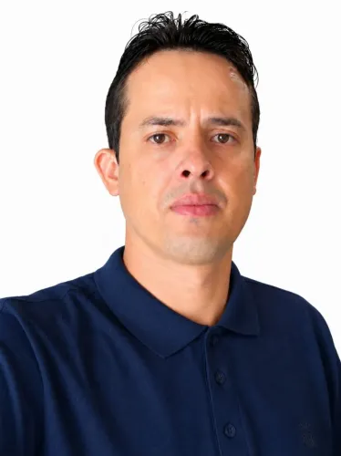 Cuidador de Idosos Curitiba | Disponível para Trabalho