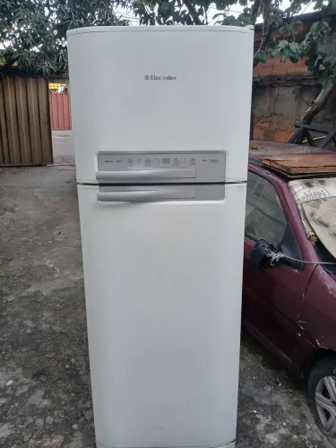 Geladeira Electrolux Frost Free Branca - Ótimo Estado