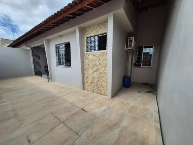 Parangaba, casa plana com 04 quartos, 03 banheiros, 03 vagas de garagem