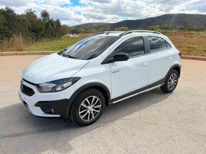 Chevrolet Onix Activ 1.4 8V Flex Mec. 4P 2017