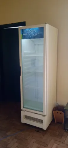Expositor refrigerado de bebidas metalfrio conveniência café estado novo passamos cartão 
