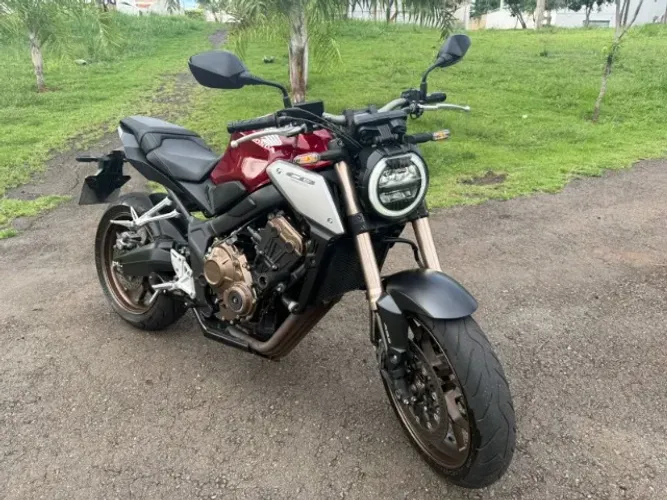 CB 650R 2023  COM ESCAPE ESPORTIVO E ORIGINAL