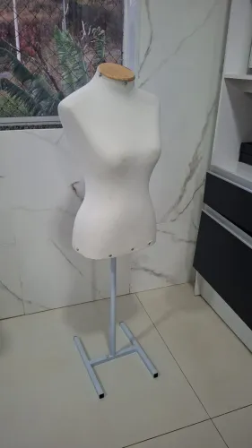 Manequim busto para vitrine ou costura usado