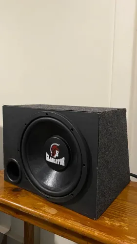 Caixa Dutada com Subwoofer Gladiator 12" + Engate Rápido