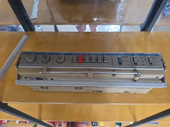 rádio gravador  marca Polyvox, modelo RG 700