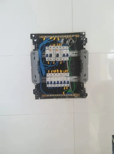Eletricista predial e residencial e faço outros serviços também 