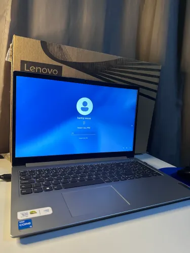 Notebook Lenovo | Acompanha: mousse sem fio e mouse pad ergonômico.