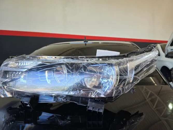 Farol Original Corolla 2015 a 2019 novo