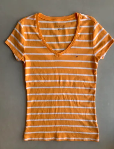 Camiseta Tommy Hilfiger listras gola V / M