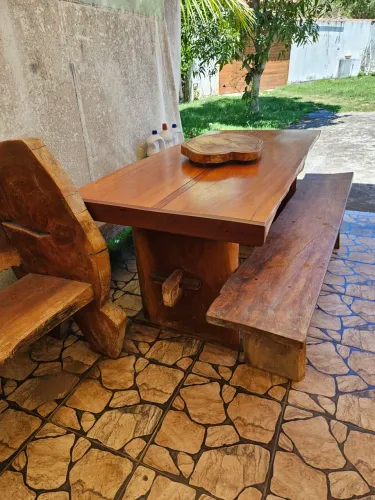 MESA com 2 BANCOS MACIÇOS