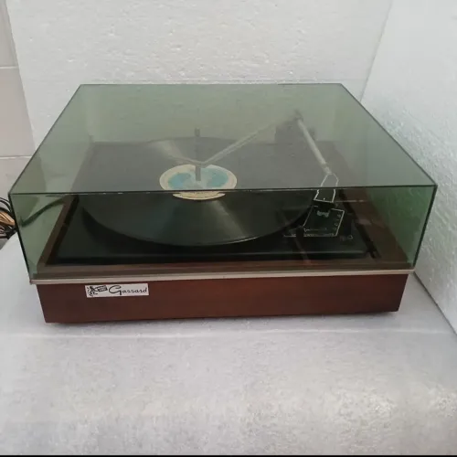Toca discos Garrard Inglêsa