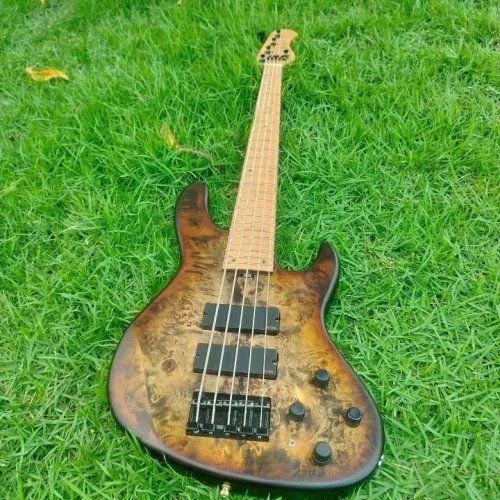 Vende se um contra baixo Luthier ,F.lisboa 5 cordas