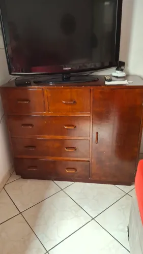 Cômoda de Madeira Maciça