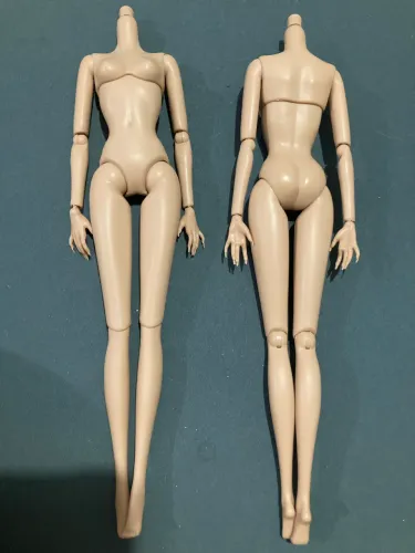 2 corpos bege boneca