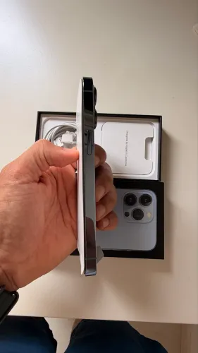 iPhone 13 Pro 256gb Azul Sierra semi novo + Brinde grátis 