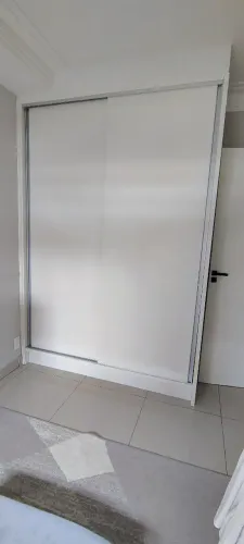 Guarda-Roupa Planejado em MDF Sob Medida - Excelente Estado