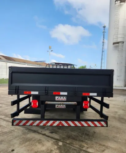 VENDO UMA CARROCERIA ABERTA DE CAMINHÃO 3/4