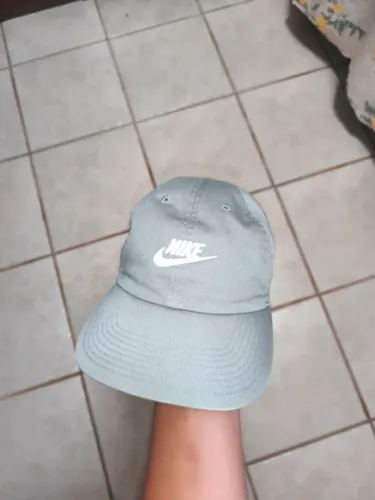 Boné Nike club cinza raro