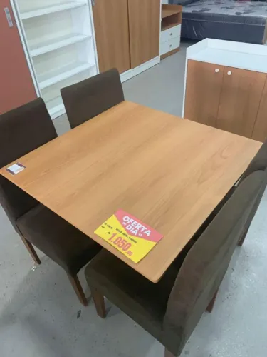 Mesa e 4 cadeiras peça ja