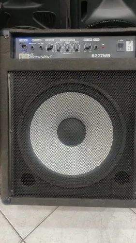 CUBO PARA CONTRABAIXO ALTERNATIVO FALANTE DE 15 POLEGADAS B227WR POUCO USO