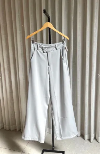 Calça de alfaiataria cinza, tamanho 38