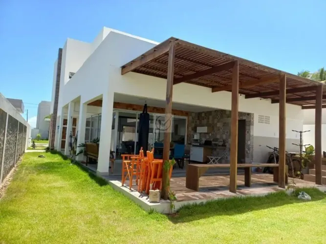 Casa em condomínio fechado com toda estrutura e comodidade para você e sua família.