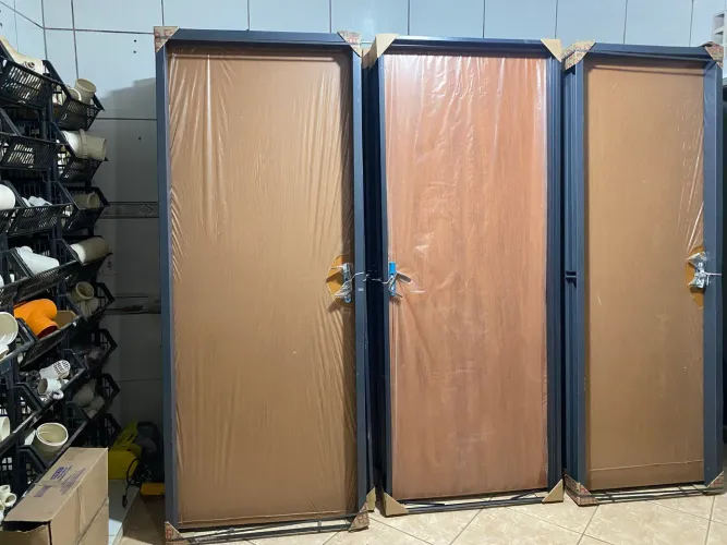 PORTA DE MADEIRA 80x210CM