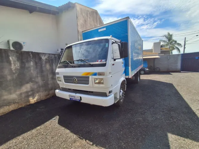 Volks 8140 baú