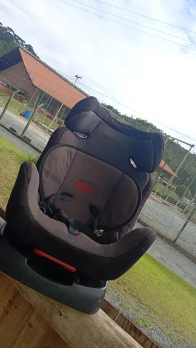 Cadeira pra criança carro bem conservada