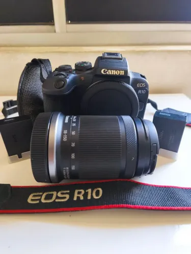 Canon EOS R10 + Lente 18-150mm + 2 baterias LP-E17 originais