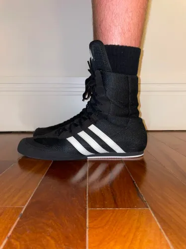 Sapatilha Adidas boxe