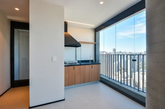 Apartamento para locação em Pinheiros com 2 dormitórios, sendo 2 suítes, 3 vagas, 178m²