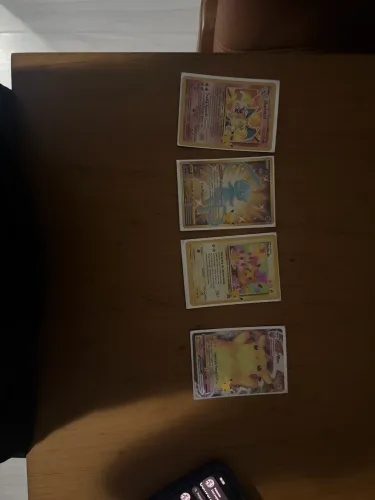 4 cartas Pokemon 