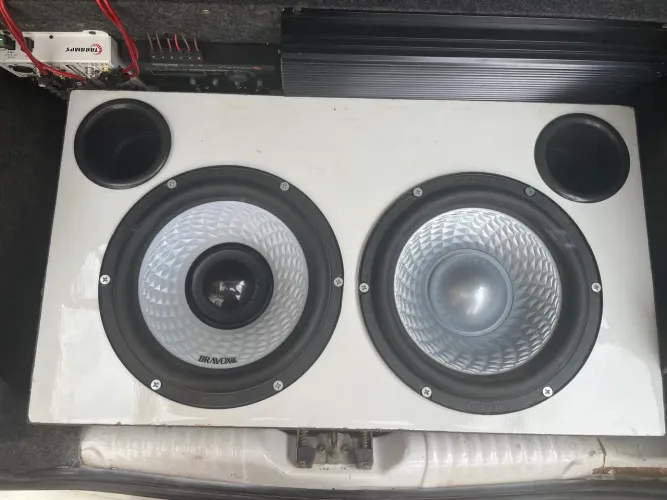 Vendo 2 UXP 2+2 com caixote 