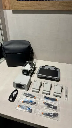 Drone DJI Mini 4 Pro Combo Fly More 