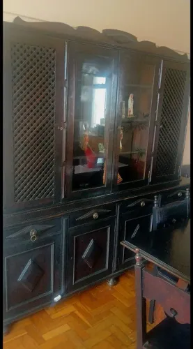 Antiga Cristaleira Arca com Mesa e 8 cadeiras 