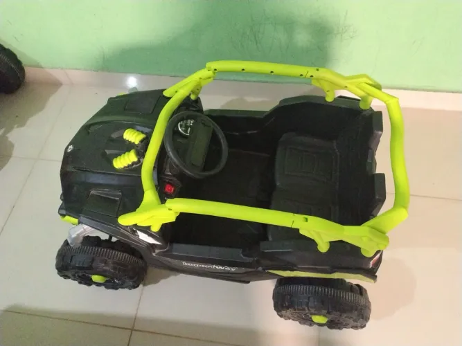 Vende-se carro elétrico