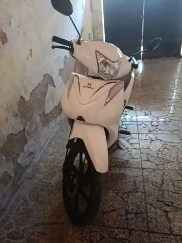 Vendo 50 jet, não faço trocas... contato *
